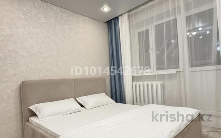 1-бөлмелі пәтер · 50 м² · 2/10 қабат, 2 ш/а., Жубанова 285 — Алтай-Хлебкомбинат-Жубанов университет, бағасы: 10 000 ₸ в Актобе, мкр 8 — фото 2