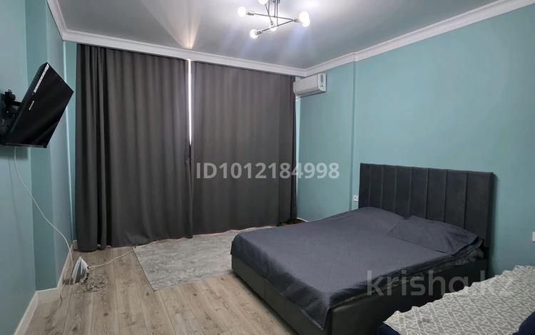 1-комнатная квартира · 45 м² · 16/18 этаж, Санжара Асфендиярова 1 за 220 000 ₸ в Астане, Нура р-н — фото 9