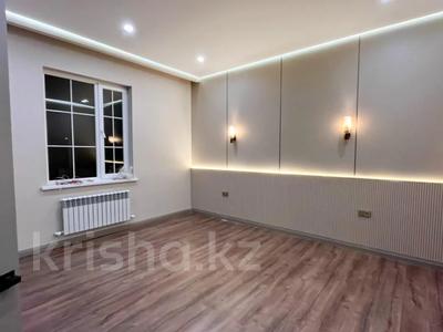 Отдельный дом · 4 комнаты · 200 м² · 7 сот., Абая 342 за 69 млн 〒 в Талдыкоргане