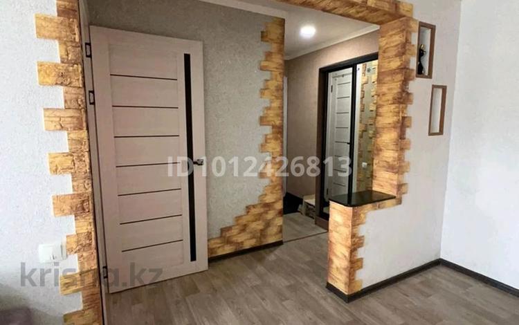 2-бөлмелі пәтер · 43 м² · 1/2 қабат, Карьерная 12, бағасы: 13 млн ₸ в Макинске — фото 2