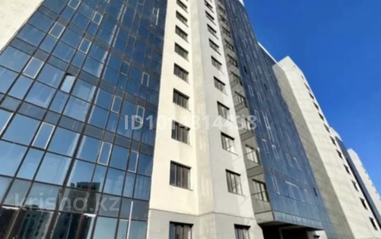 3-бөлмелі пәтер · 89.5 м² · 3/13 қабат, Максут Нарикбаев 6а, бағасы: 74 млн ₸ в Астане, Нура р-н — фото 2
