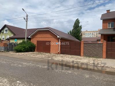 Отдельный дом · 4 комнаты · 400 м² · 12 сот., мкр 12, Мкр 12 Алмас Кылыш 15 за 1.2 млн 〒 в Актобе