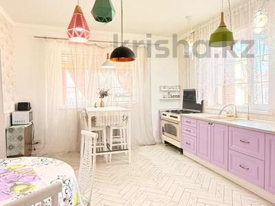Отдельный дом · 5 комнат · 172 м² · 8 сот., Заводская за 66 млн 〒 в Мичуринское