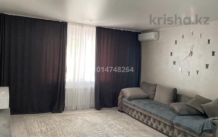3-комнатная квартира · 65 м² · 1/9 этаж, Карменова 74 за 150 000 ₸ в Семее — фото 2