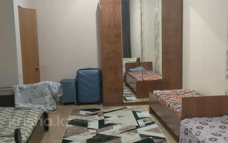 3 бөлме · 100 м² · 1 қабат, Ул.Акмешит 11 — Керей Жәнібек хандар, бағасы: 50 000 〒 в Астане, Есильский р-н — фото 2