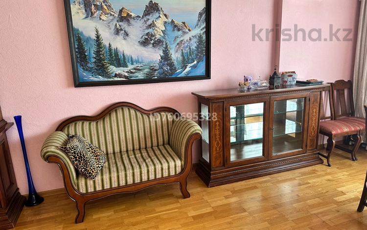 3-бөлмелі пәтер · 181.4 м² · 1/9 қабат, мкр Самал-3 21, бағасы: 175 млн ₸ в Алматы, Медеуский р-н — фото 2
