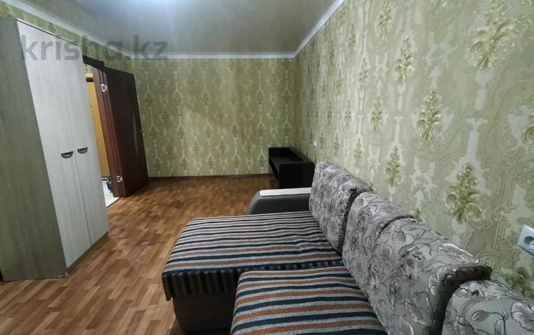 1-комнатная квартира, 35 м², 7/9 этаж помесячно, Валиханова за 120 000 〒 в Петропавловске — фото 2