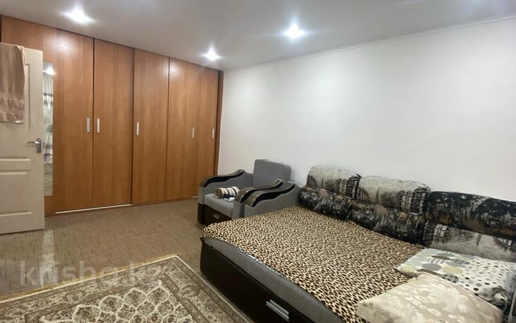 1-бөлмелі пәтер · 30 м² · 1/4 қабат, Достық ш/а, Орманова 56/70, бағасы: 2 000 ₸ в Талдыкоргане, мкр Достык — фото 2