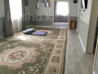 Отдельный дом · 4 комнаты · 160 м² · 8 сот., Беркимбаева — Бактыбай-вокзалная за 45 млн ₸ в Актобе, мкр Москва