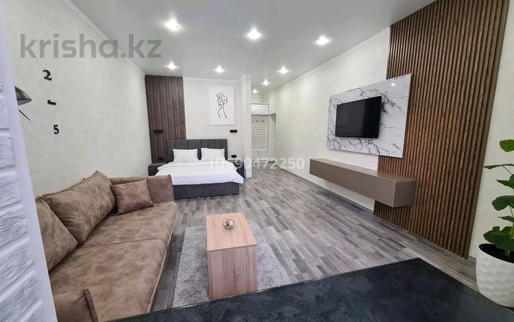 1-комнатная квартира, 40 м², 4/9 этаж посуточно, Камзина 41/1 за 15 000 〒 в Павлодаре — фото 4