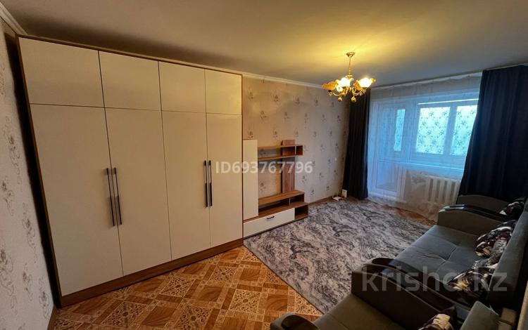 1-комнатная квартира · 30 м² · 2/5 этаж, Майкудук, 19й микрорайон 52 за 120 000 〒 в Караганде, Алихана Бокейханова р-н — фото 9