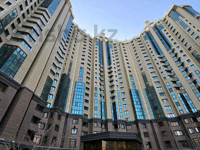 4-бөлмелі пәтер · 140 м² · 13/21 қабат, Кабанбай батыра (быв.Калинина) 87 — Абылайхана (бывш.Коммунистическая), бағасы: 700 000 ₸ в Алматы, Алмалинский р-н