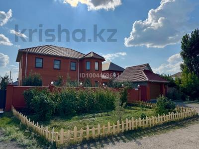 Отдельный дом · 5 комнат · 170 м² · 8 сот., мкр 12 — 12 мкр за 65 млн 〒 в Актобе