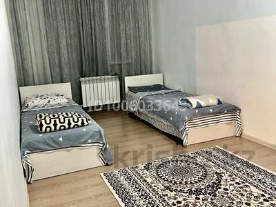 2-комнатная квартира · 60 м² · 2/7 этаж, 25 көше 8/4 — Народный банк за 130 000 〒 в Туркестане