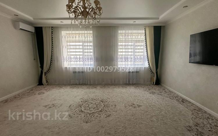 4-бөлмелі пәтер · 148 м² · 3/7 қабат, 17-й мкр, 17 мкрн 116 — Халық арена спорт комплекс, бағасы: 62 млн ₸ в Актау — фото 4