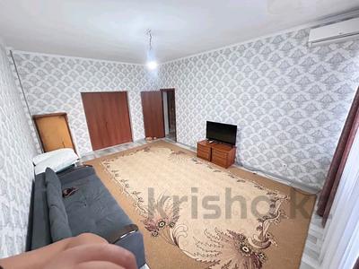 2-бөлмелі пәтер · 68 м² · 4/4 қабат, 17 микрорайон 26, бағасы: 180 000 ₸ в Шымкенте