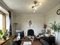 3-комнатная квартира · 80 м² · 2 этаж, ул. Курмангазы 43 за 75 млн ₸ в Алматы, Алмалинский р-н — фото 2