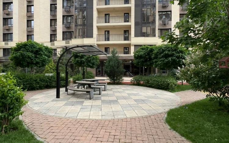 2-комнатная квартира · 75 м² · 5/12 этаж, Розыбакиева 181а за 400 000 ₸ в Алматы, Бостандыкский р-н — фото 2
