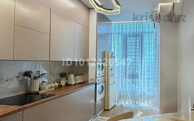 2-комнатная квартира · 72 м² · 9/13 этаж, просп. Кунаева 79 за 48 млн ₸ в Шымкенте, Аль-Фарабийский р-н — фото 2