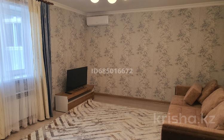 3-комнатная квартира, 96 м², 4/4 этаж помесячно, Каспий 73а за 250 000 〒 в Атырау — фото 22