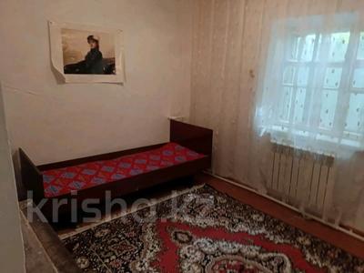 Үйдің бір бөлігі · 1 бөлме · 30 м², Утемисова 161, бағасы: 45 000 ₸ в Актобе, мкр. Курмыш