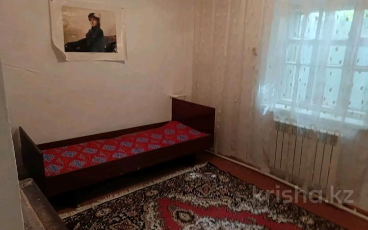 Үйдің бір бөлігі · 1 бөлме · 30 м², Утемисова 161, бағасы: 45 000 ₸ в Актобе, мкр. Курмыш — фото 2