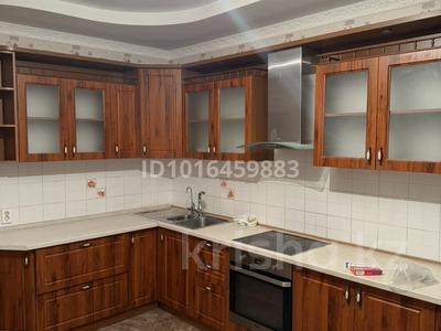 3-комнатная квартира · 125 м² · 3/12 этаж, Кабанбай батыра 42 за 350 000 ₸ в Астане, Есильский р-н