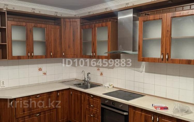 3-комнатная квартира · 125 м² · 3/12 этаж, Кабанбай батыра 42 за 350 000 ₸ в Астане, Есильский р-н — фото 2