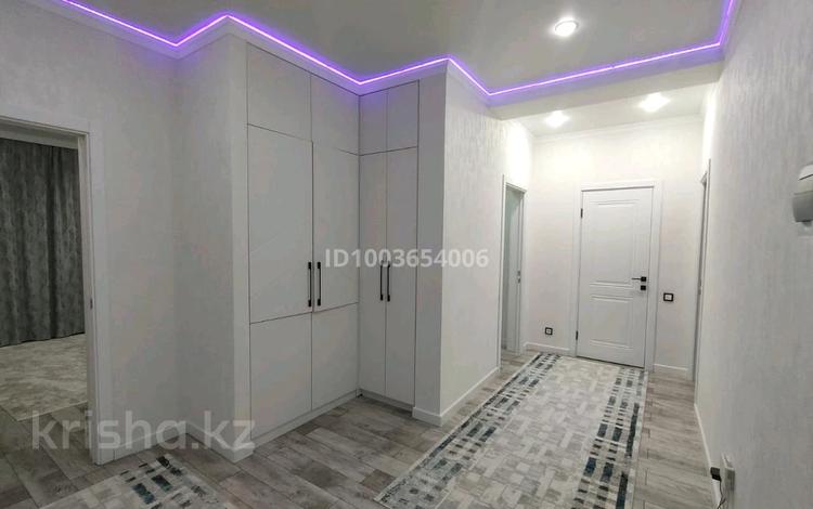 3-бөлмелі пәтер · 94 м² · 2/5 қабат, мкр. Алтын орда 13д — По Тауесиздик Пересечение Халел Досмаганбетов и Газиза Жубанов, бағасы: 38 млн ₸ в Актобе — фото 2