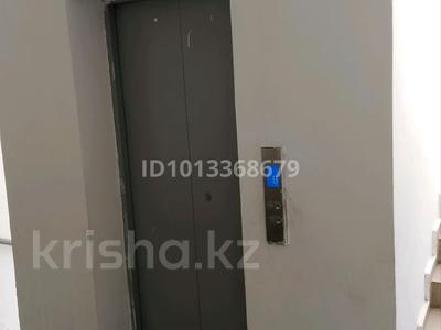 1-бөлмелі пәтер · 46 м² · 3/9 қабат, Береке ш/а. 38, бағасы: 16 млн ₸ в Атырау, мкр Береке