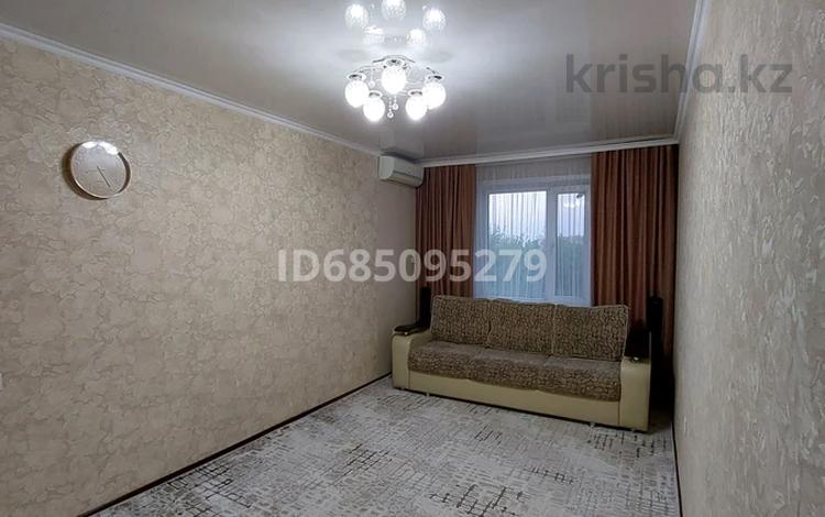 2-комнатная квартира, 45.2 м², 3/10 этаж, Каржаубайулы за 18.5 млн 〒 в Семее — фото 2