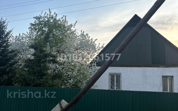 Жеке үй · 3 бөлме · 70 м² · 14 сот., Ускембаева 21 — Детсад Балбөбек в сторону автостанции, бағасы: 12 млн ₸ в  — фото 2