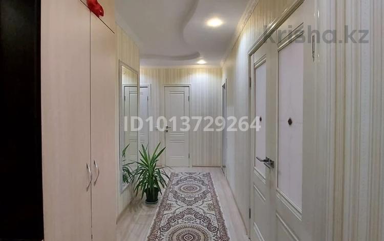 3-комнатная квартира · 76 м² · 2/5 этаж, Сатпаева 34 за 270 000 ₸ в Атырау — фото 2