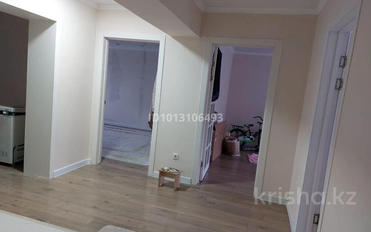 3-комнатная квартира · 84.9 м² · 3/5 этаж, Кенжетаева 1В — бывшая Нефтебазовская улица за 33 млн ₸ в Кокшетау — фото 2