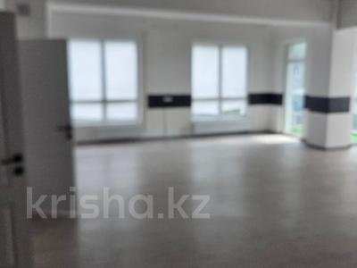 3-бөлмелі пәтер · 110 м² · 2/10 қабат, Кабанбай Батыра 15, бағасы: 350 000 ₸ в Алматы, Медеуский р-н