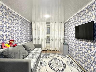 2-бөлмелі пәтер · 41 м² · 1/5 қабат, Ауэзова 73, бағасы: 9 млн ₸ в Аксу