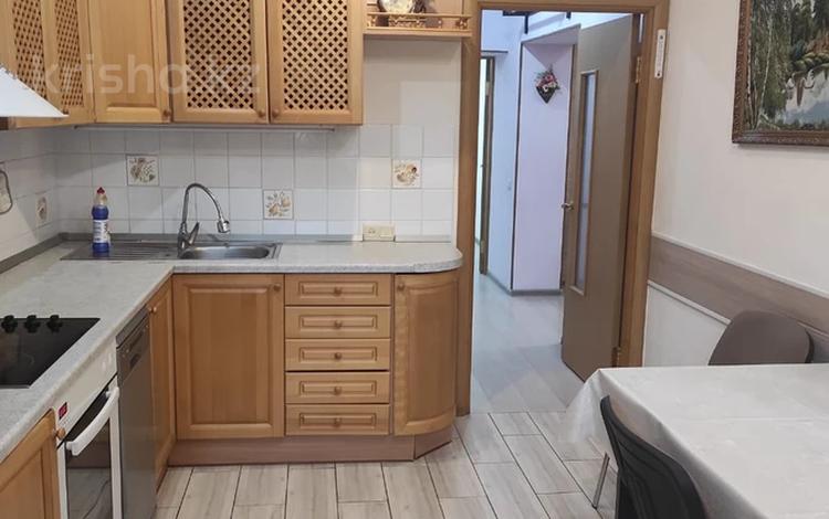 2-бөлмелі пәтер · 72 м² · 2/10 қабат, Желтоксан 48/1, бағасы: 250 000 ₸ в Астане, Сарыарка р-н — фото 2
