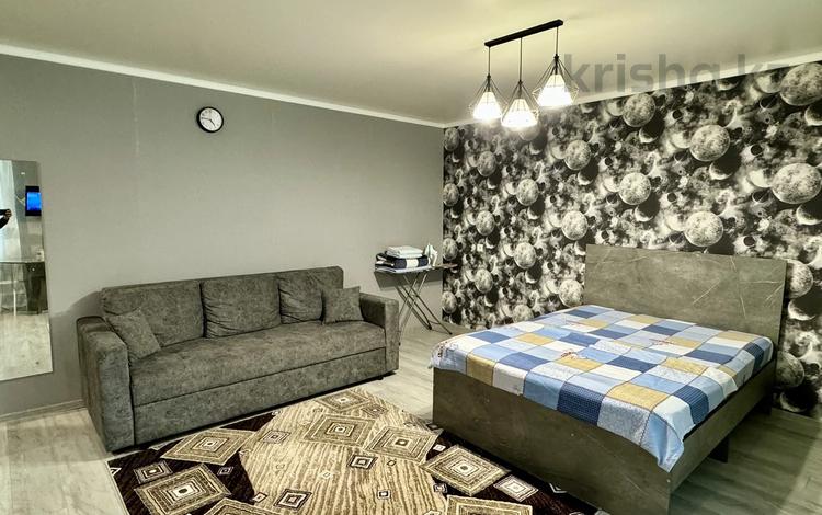 1-бөлмелі пәтер · 38 м², Казбек Би — КШТ, ЦМИР, бағасы: 12 000 ₸ в Усть-Каменогорске — фото 9