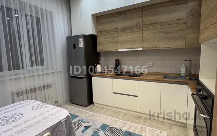 2-комнатная квартира · 70 м² · 2/8 этаж, Улпан 2 за 375 000 ₸ в Астане, Нура р-н — фото 2