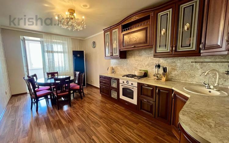 3-бөлмелі пәтер · 122.8 м² · 5/6 қабат, Наримановская 64, бағасы: 54 млн ₸ в Костанае — фото 2
