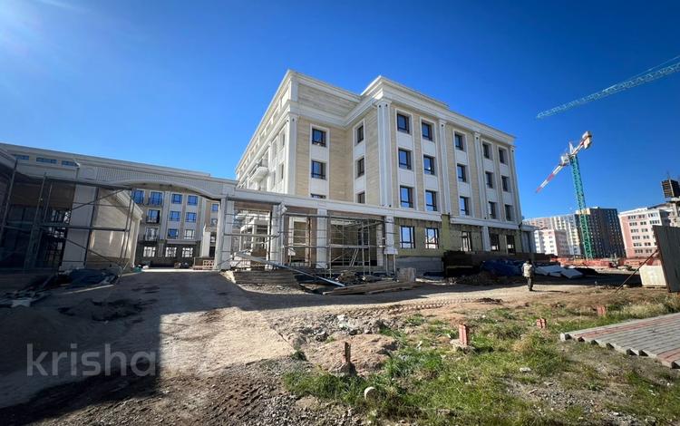 4-комнатная квартира · 293 м² · 5/5 этаж, E 913 6 за 330 млн ₸ в Астане, Есильский р-н — фото 12