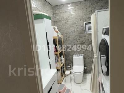Жеке үй · 2 бөлме · 80 м² · 8 жүзд., Құрсай ш/а., Водник 26 — Номер школа N50, бағасы: 18 млн ₸ в Атырау, мкр Курсай
