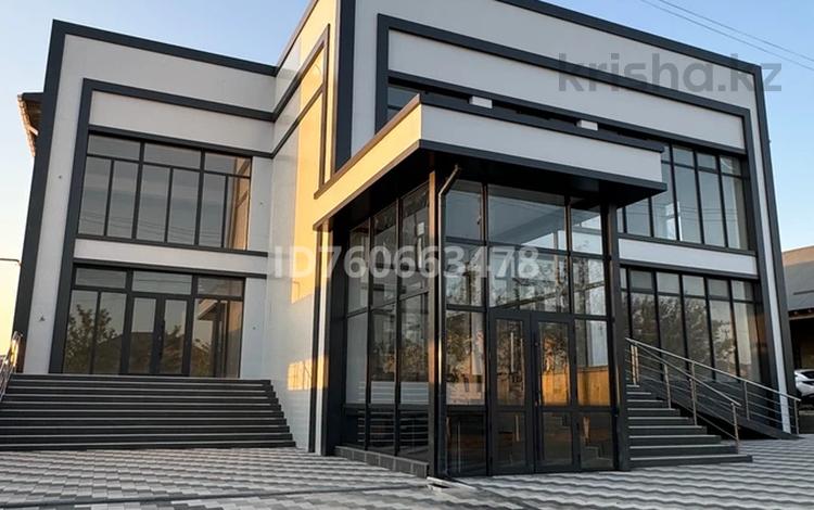 Свободное назначение, офисы, магазины и бутики, склады, общепит, салоны красоты, бани, гостиницы и зоны отдыха, фитнес и спорт, медцентры и аптеки, образование, развлечения, кабинеты и рабочие места, студии · 1000 м² за 3 млн 〒 в Шымкенте, Каратауский р-н — фото 35