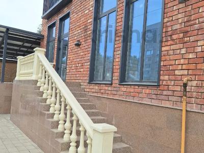 Свободное назначение, офисы, магазины и бутики, общепит, салоны красоты, медцентры и аптеки, образование, развлечения · 185.6 м² за 105 млн 〒 в Уральске