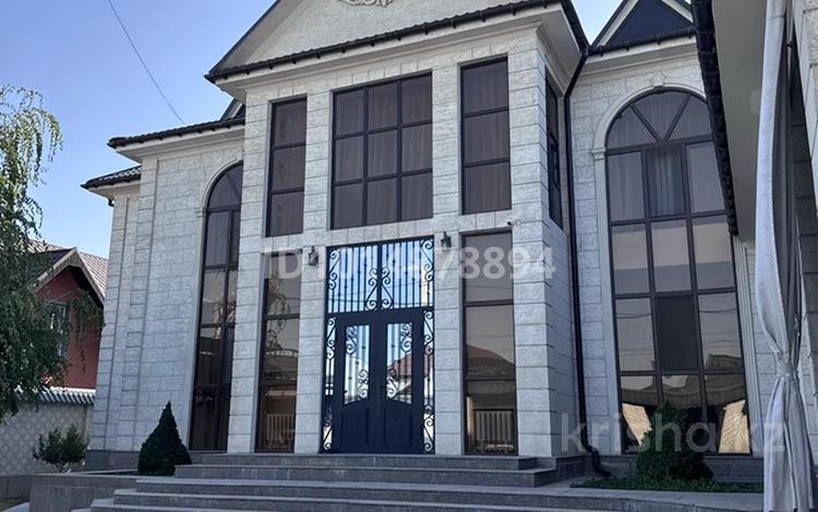 Отдельный дом · 9 комнат · 460 м² · 8 сот., Роза бағланова 13 13 за 135 млн ₸ в Таразе — фото 2