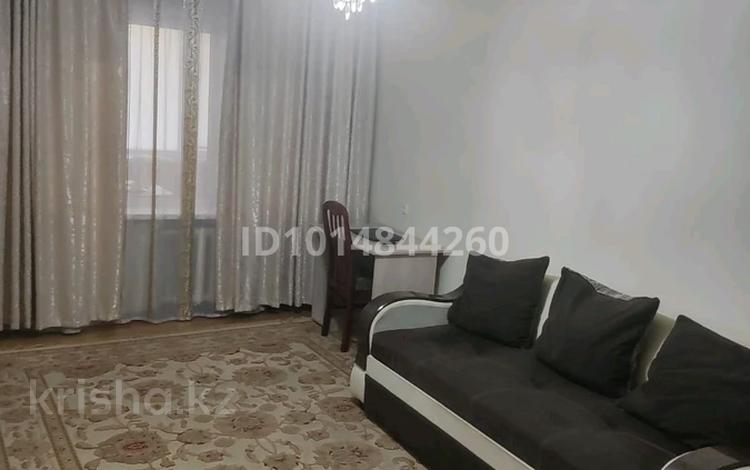 3-бөлмелі пәтер · 74 м² · 4/5 қабат, Айтеке би 2, бағасы: 25 млн ₸ в Таразе — фото 2