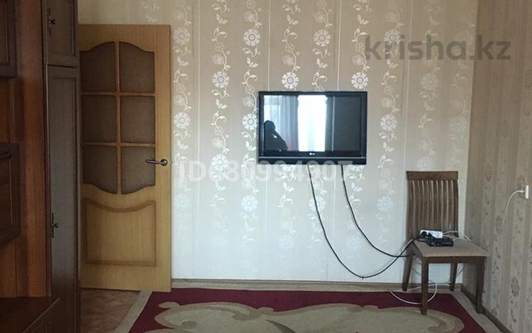 3-комнатная квартира · 61.2 м² · 4/5 этаж, 6-й мкр 15 за 17 млн ₸ в Темиртау — фото 2