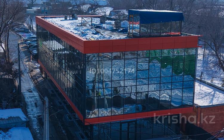Свободное назначение, офисы, магазины и бутики, общепит, фитнес и спорт, медцентры и аптеки, образование, конференц-залы, кабинеты и рабочие места, студии · 1200 м² за 15.6 млн 〒 в Алматы, Бостандыкский р-н — фото 44