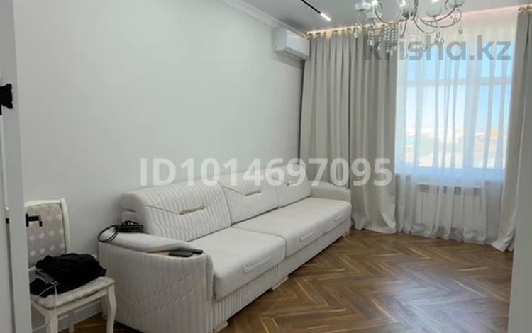 2-комнатная квартира · 71 м² · 8/13 этаж, мкр Юго-Восток, Букетова 3 за 39 млн ₸ в Караганде, Казыбек би р-н — фото 2