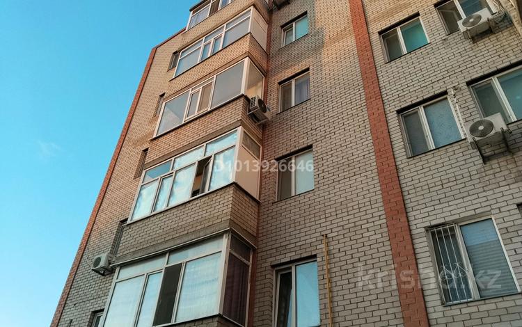 1-бөлмелі пәтер · 45 м² · 4/6 қабат, 12 ш/а., Богенбай батыра 32, бағасы: 13.8 млн ₸ в Актобе, мкр 12 — фото 2